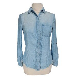 beach lunch lounge Women Size XS Blue Chambray Button Up Fitted Shirt  190P